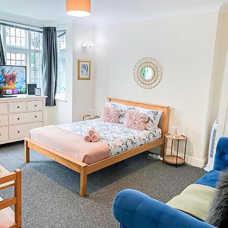 Cosy Apartments Near Hampstead Heath With Free On-Site Parking & Private Gardens, Golders Green London Eksteriør bilde