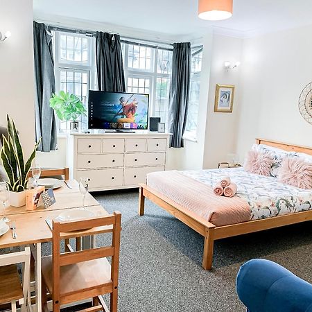 Cosy Apartments Near Hampstead Heath With Free On-Site Parking & Private Gardens, Golders Green London Eksteriør bilde