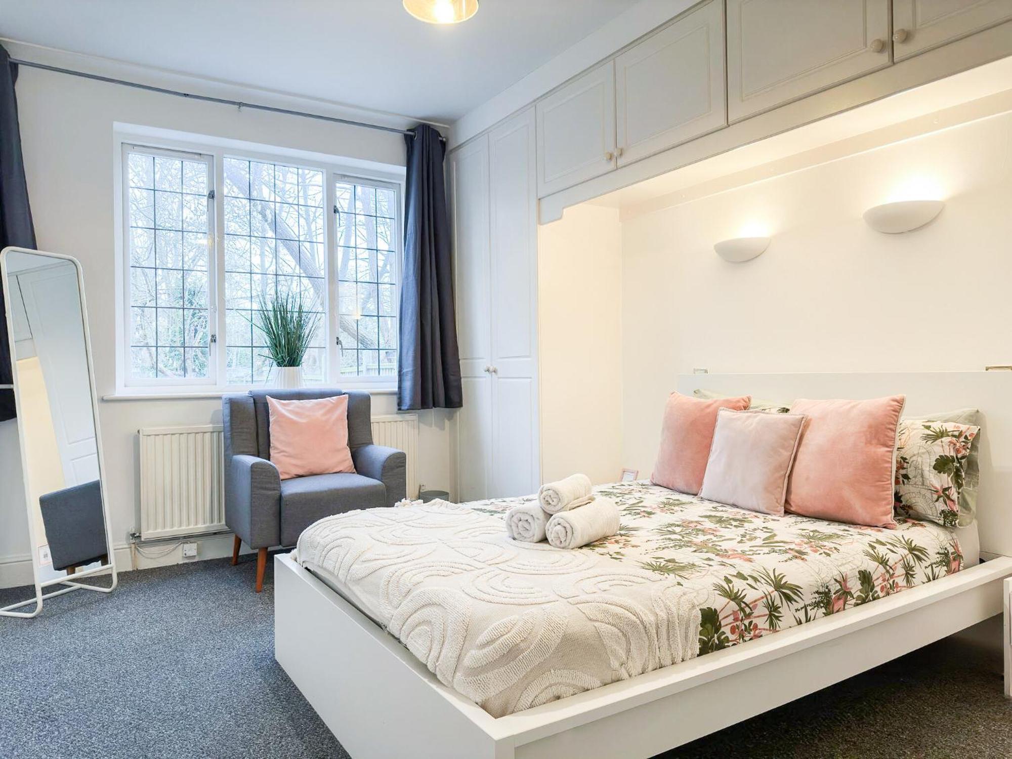 Cosy Apartments Near Hampstead Heath With Free On-Site Parking & Private Gardens, Golders Green London Eksteriør bilde