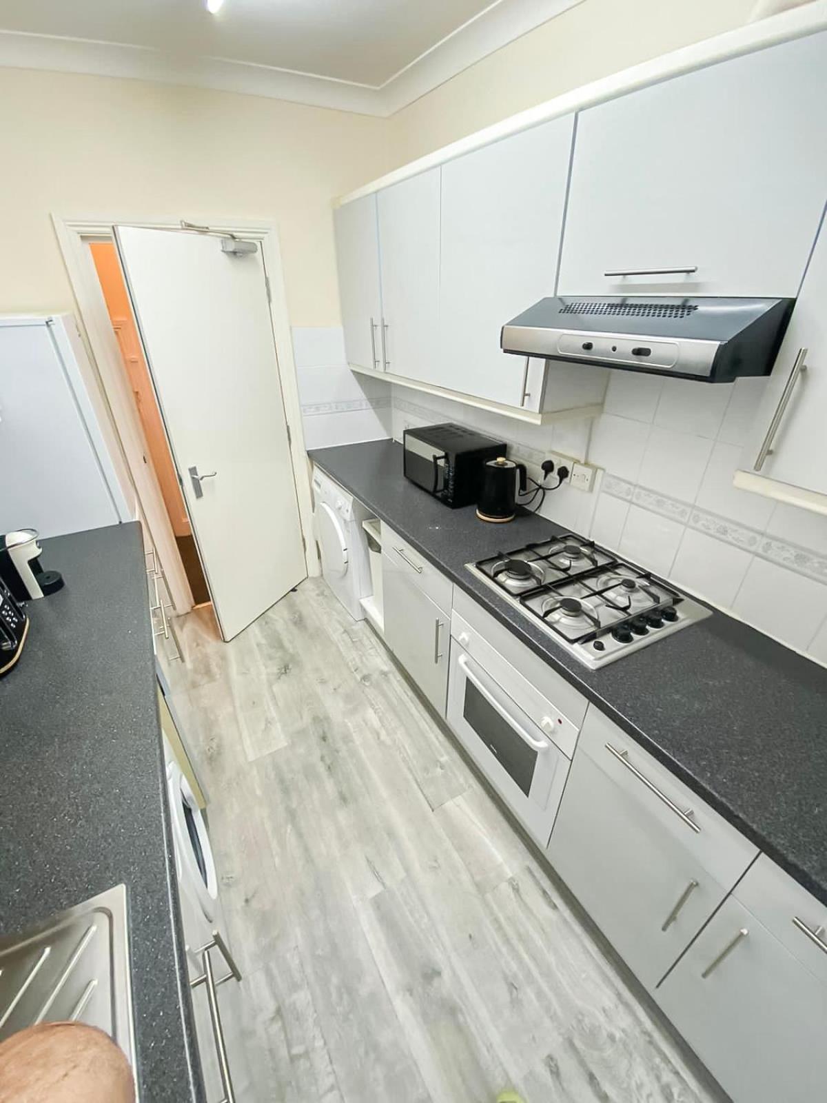 Cosy Apartments Near Hampstead Heath With Free On-Site Parking & Private Gardens, Golders Green London Eksteriør bilde