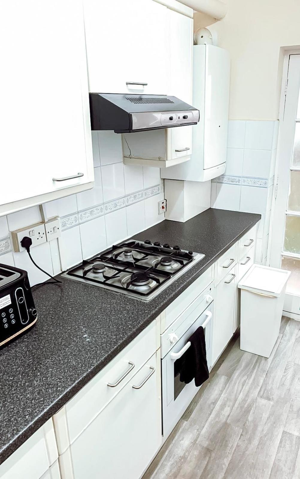 Cosy Apartments Near Hampstead Heath With Free On-Site Parking & Private Gardens, Golders Green London Eksteriør bilde