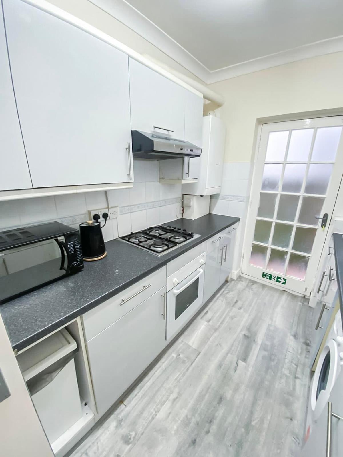 Cosy Apartments Near Hampstead Heath With Free On-Site Parking & Private Gardens, Golders Green London Eksteriør bilde